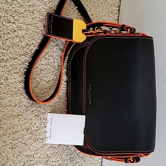 Marc Jacobs Black Leather Crossbody with Neon Orange Piping – Statement Bag - Picture 4 of 12